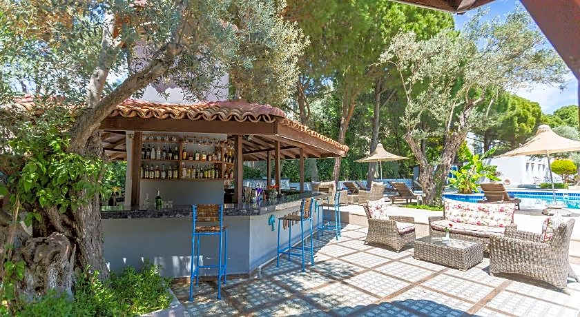 Risus Garden Marina Hotel