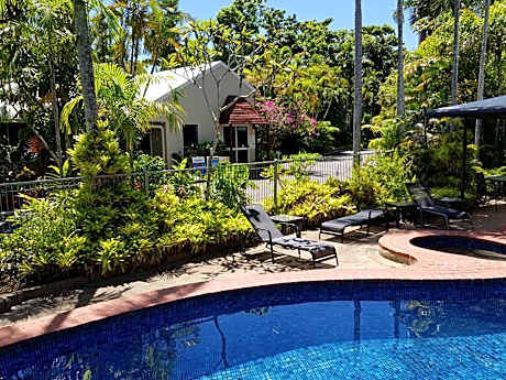 Mango Tree Holiday Apartments