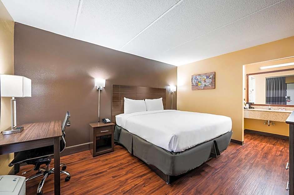 Econo Lodge Columbus near Airport