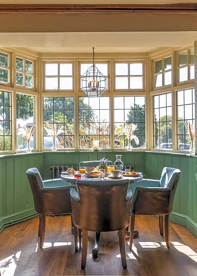 The Bell & Stuart House