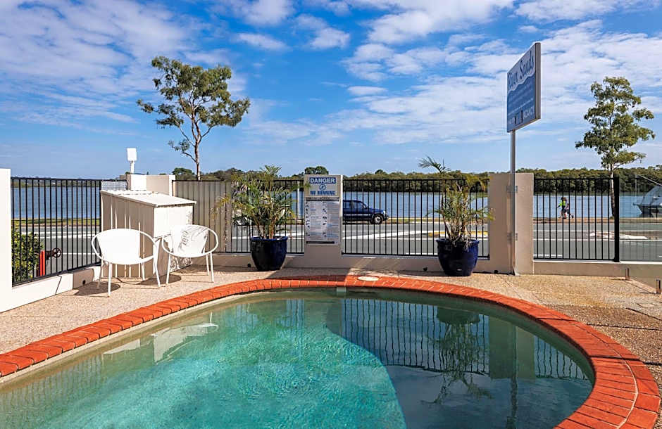 River Sands Apartments