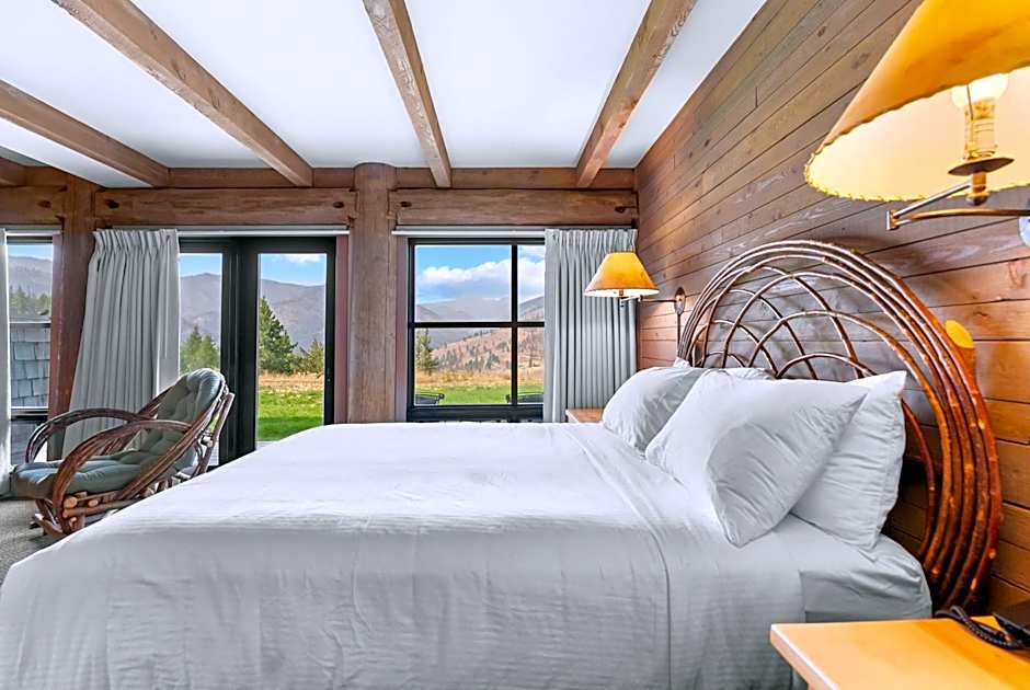 Sun Mountain Lodge
