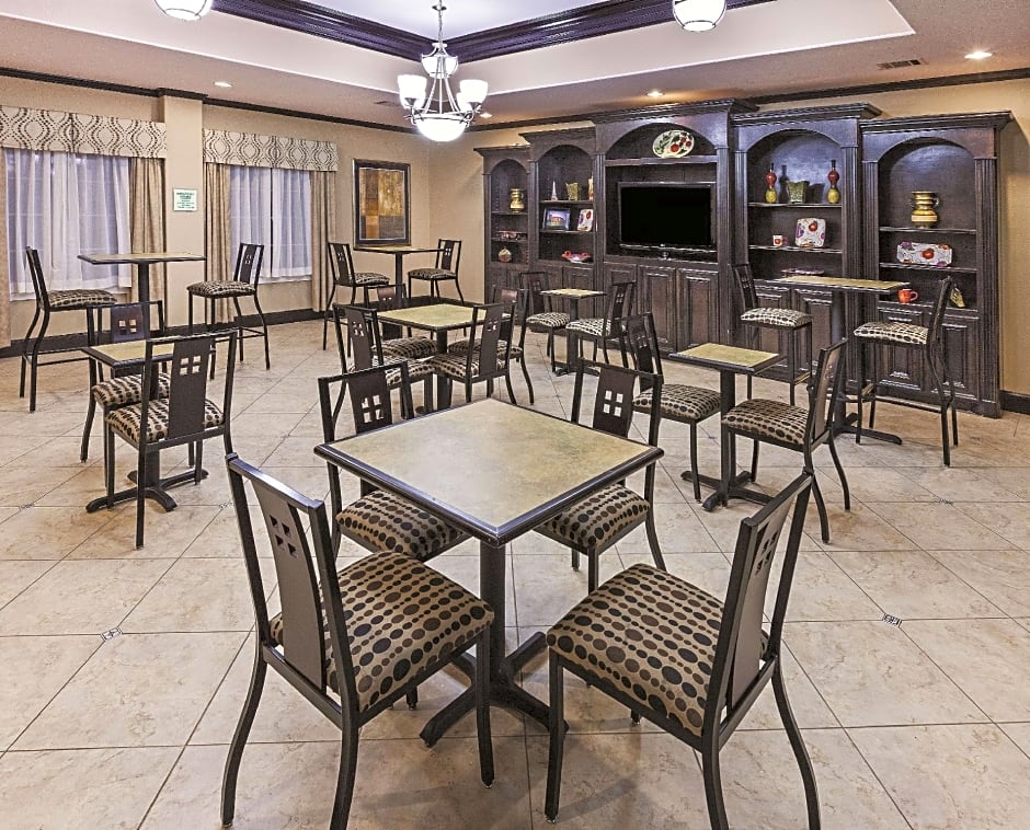 La Quinta by Wyndham Livingston