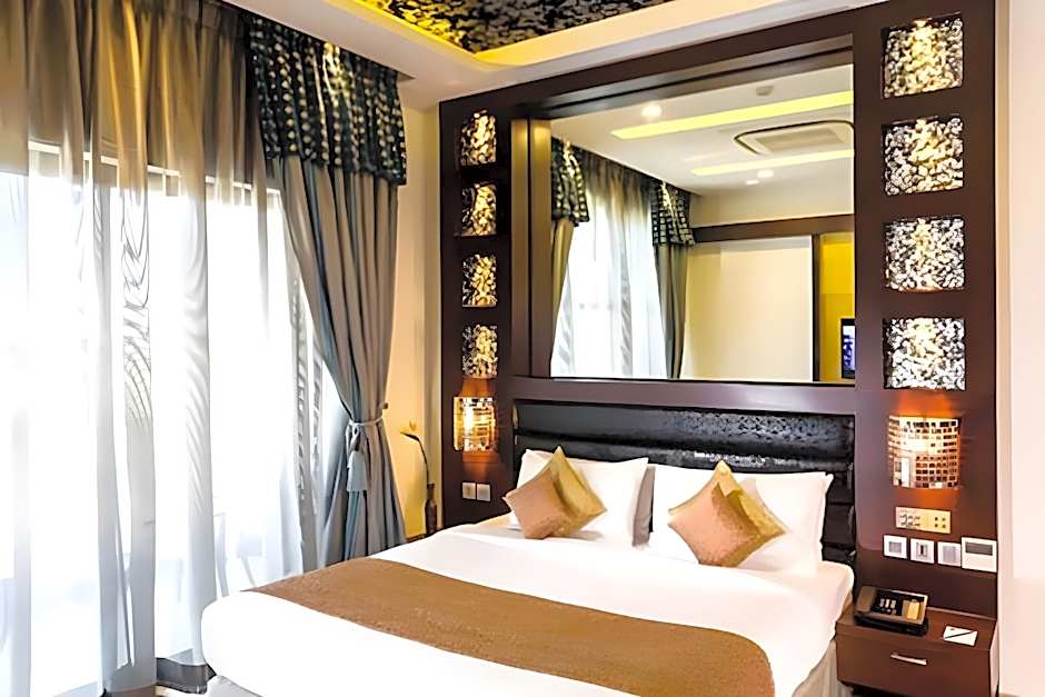 Velvet Clarks Exotica Zirakpur Hotel