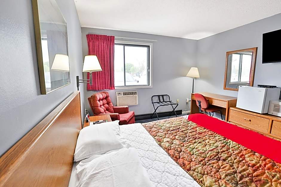 OYO Hotel Pipestone MN, Canterbury Park