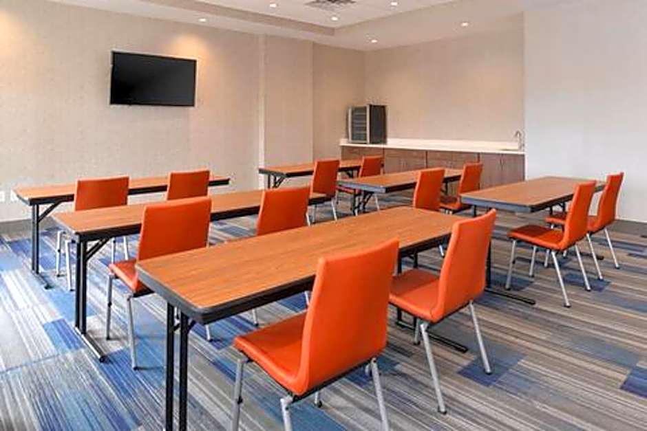 Holiday Inn Express And Suites Gainesville - Lake Lanier Area By IHG