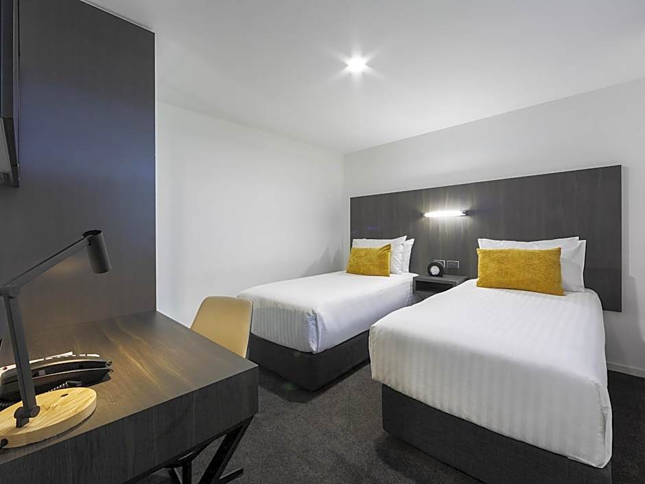 THE SEBEL CANBERRA CIVIC