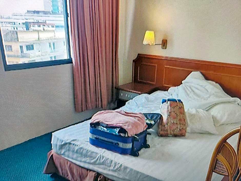 Pacific Orient Hotel