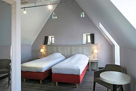 Two-Bedroom Apartment with City View