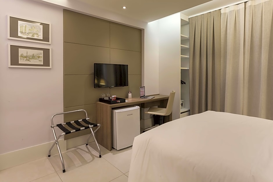 Photo 1 of 1 of Royal 1 King Bed Suite