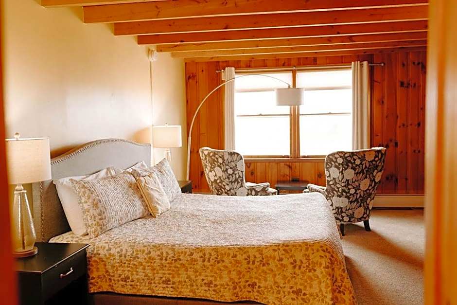 Snowvillage Inn