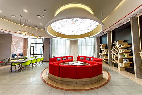 Huazhu - Family Room