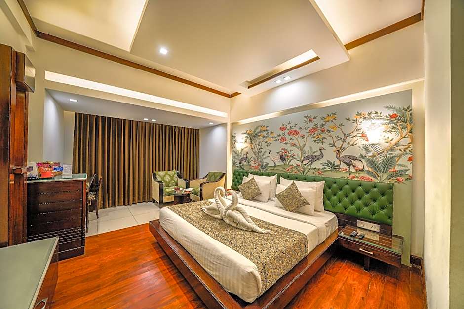 Hotel Saffron Leaf