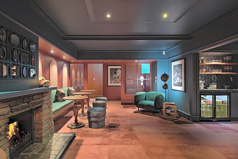 The Central Hotel Queenstown, A Naumi Chapter