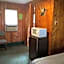 Pines Motel