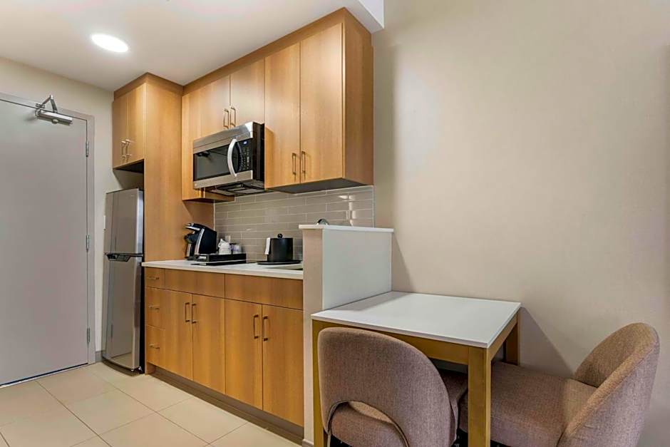 Best Western Premier Route 97 Vernon