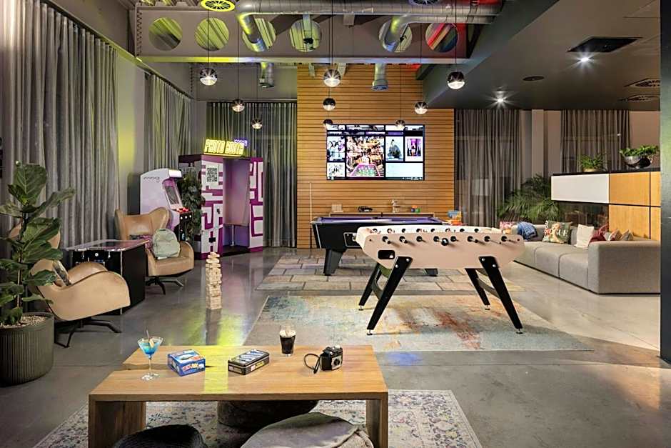 Moxy by Marriott London Excel