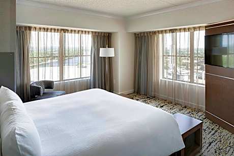 Concierge lounge access, Presidential Suite, 1 King, Sofa bed