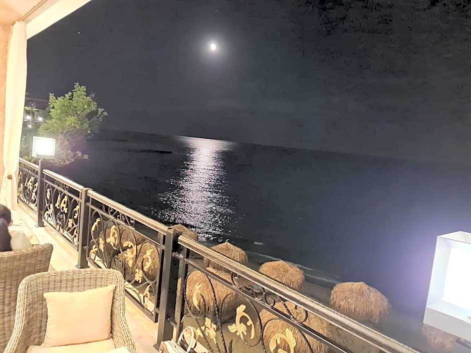 DELUXE Beach Apartment in Sveti Vlas