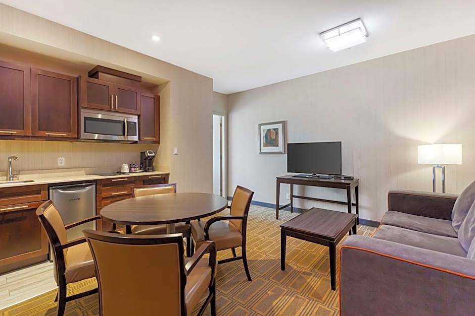 Best Western Plus Chateau Fort St. John