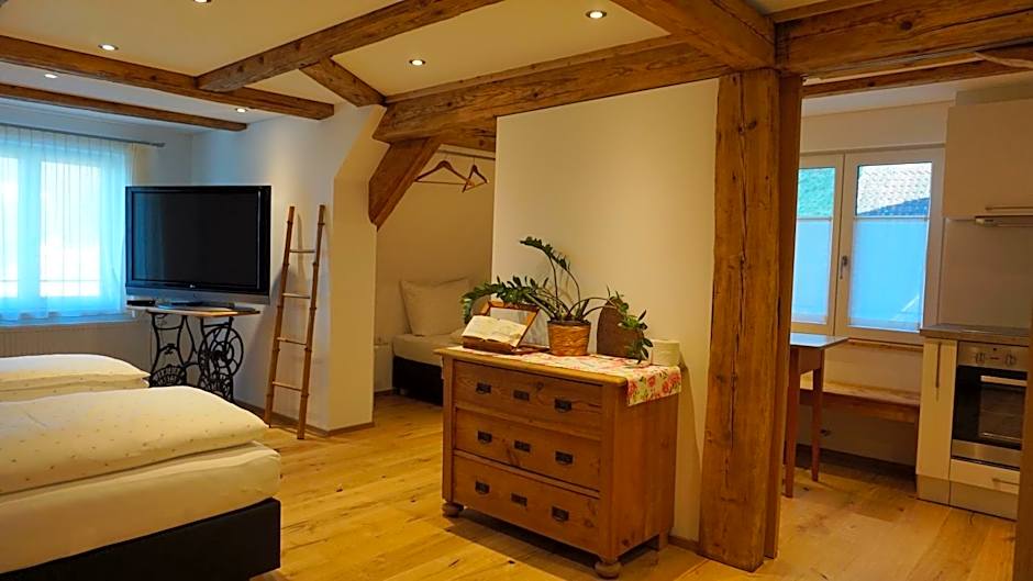 Waldrast Bed & Breakfast
