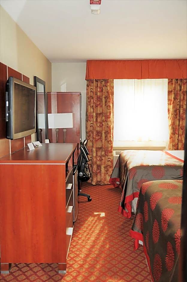 Ramada by Wyndham Staten Island