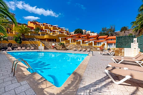 Apartamentos Punta Marina by LIVVO