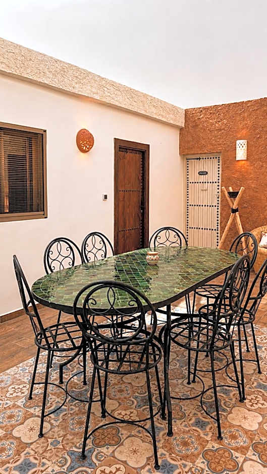 Thayri Hostel - Sea View