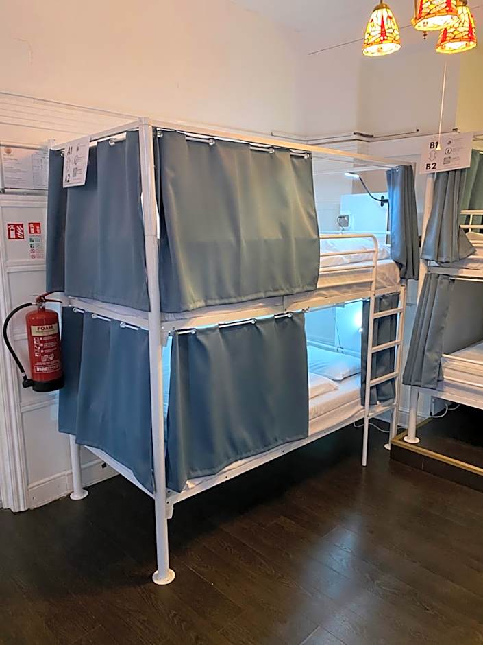 The Walrus Bar and Hostel