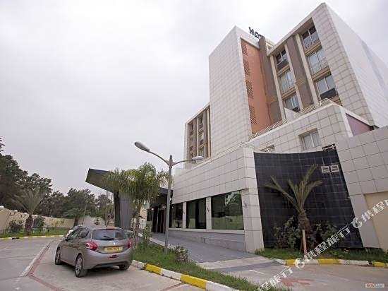 Jardy Hotel & Suites