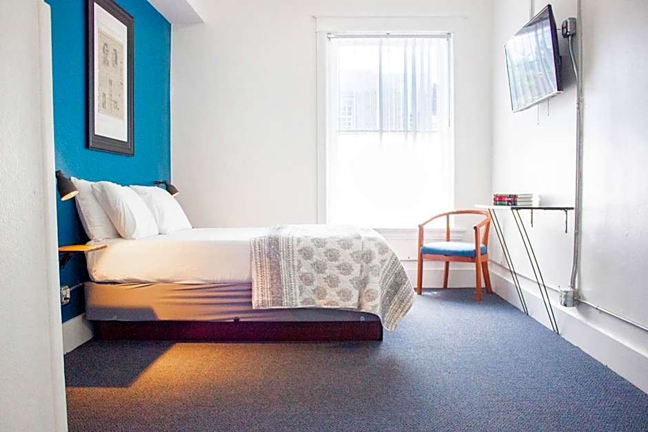 11th Avenue Hostel