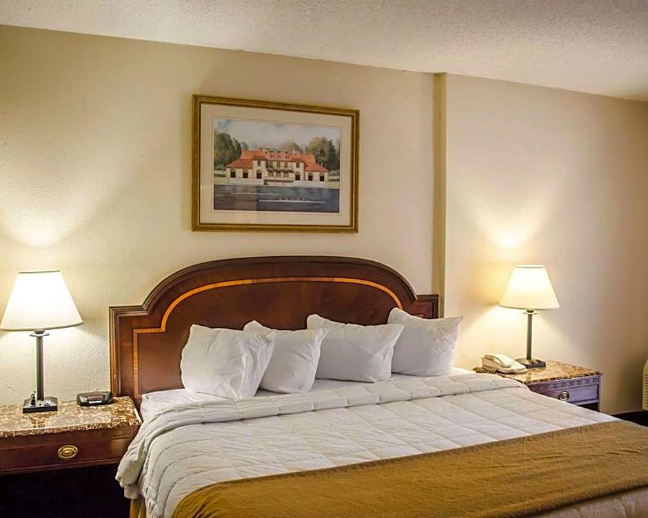 Quality Inn & Suites Pensacola