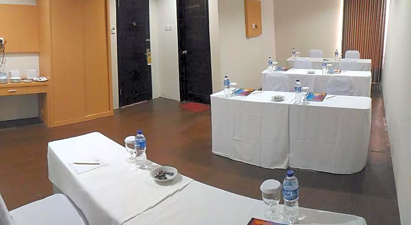 Grand Puri Saron Yogyakarta