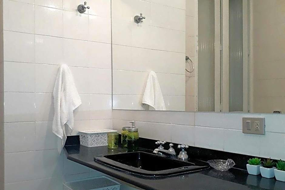 De frente para a Praia das Pitangueiras