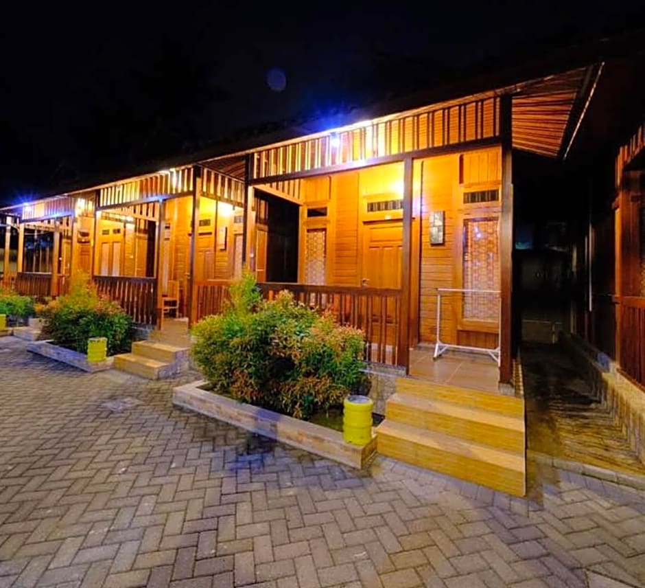 Rumah Mertua Pulau Merah