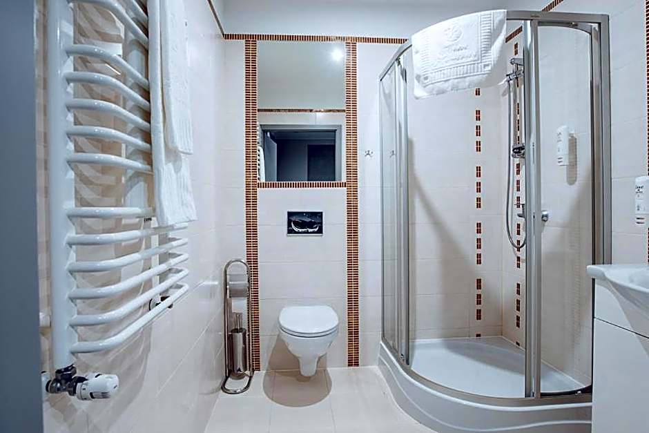 Miejsca noclegowe i Restauracja Kamiński