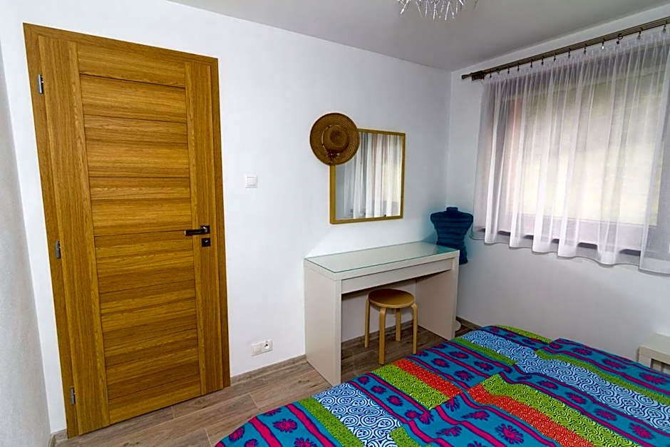 Chata Valca PATJA-v mesiacoch apríl až november pri prenajatí aj jedného apartmánu uzavrieme ostatné apartmány, aby ste si užili súkromie