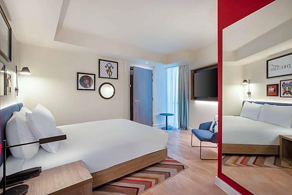 Hampton by Hilton Bath City