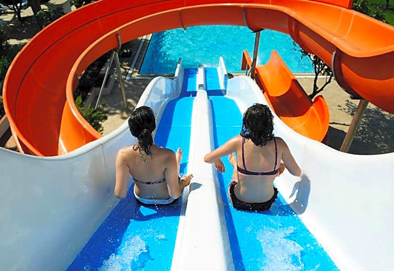 Catty Cats Garden Hotel