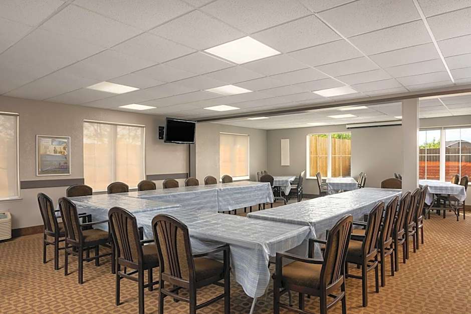 Travelodge Suites by Wyndham Estevan