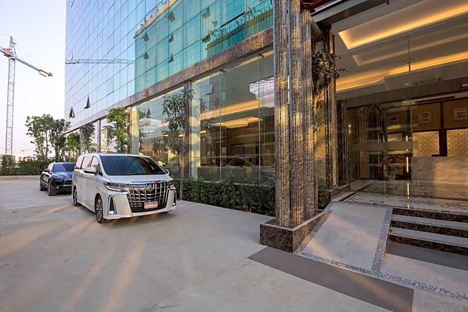 Elegant Airport Hotel