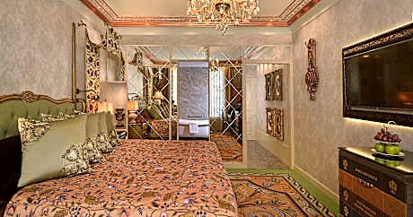 Prive Premium Room with HI-Tea with cookies, 4–6 PM at SXVIII, 1+1 on select drinks, 6:30–8:30 PM @Links, 15% off on Food & Soft beverages