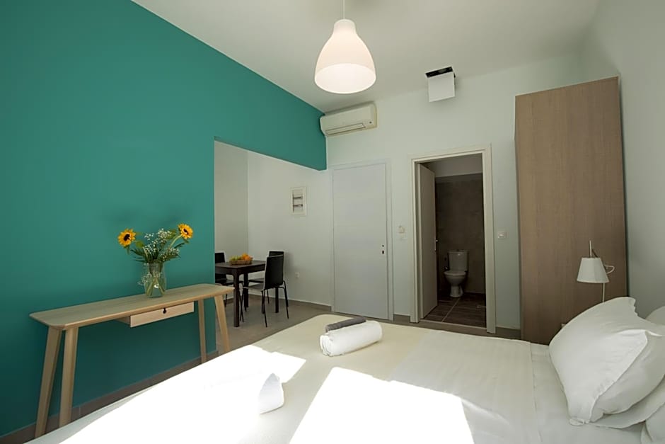 Local Hostel & Suites