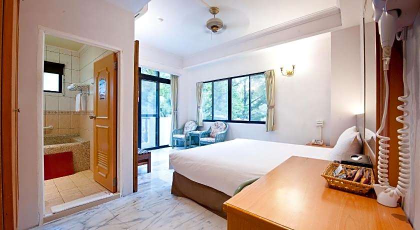 Hu Shan Hot Spring Hotel