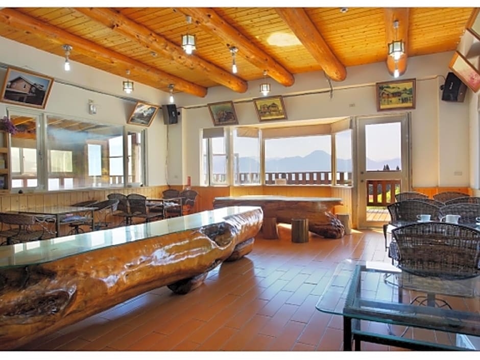 Dindai Glass Vacation Villa