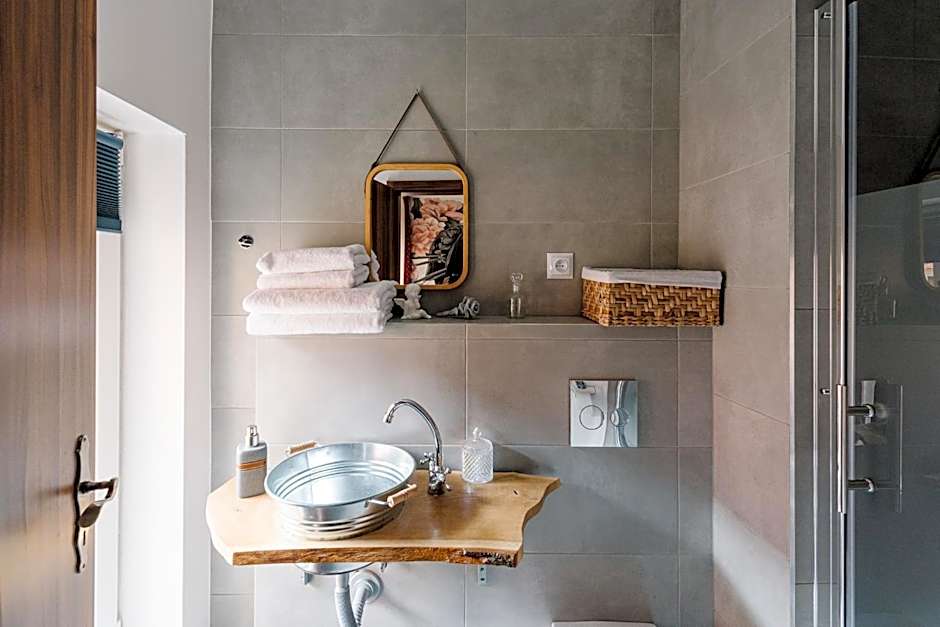 Petra Inn Apartments in historical palace Bratislava