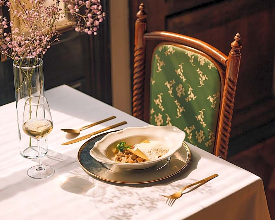 Mokrice Castle Estate