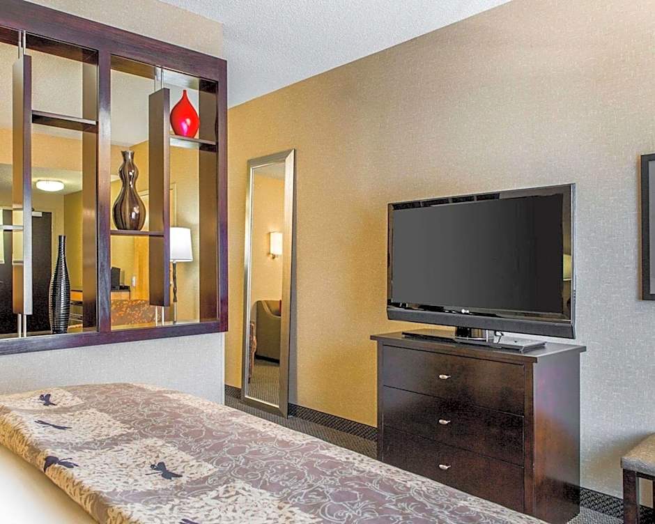 Cambria Hotel Traverse City