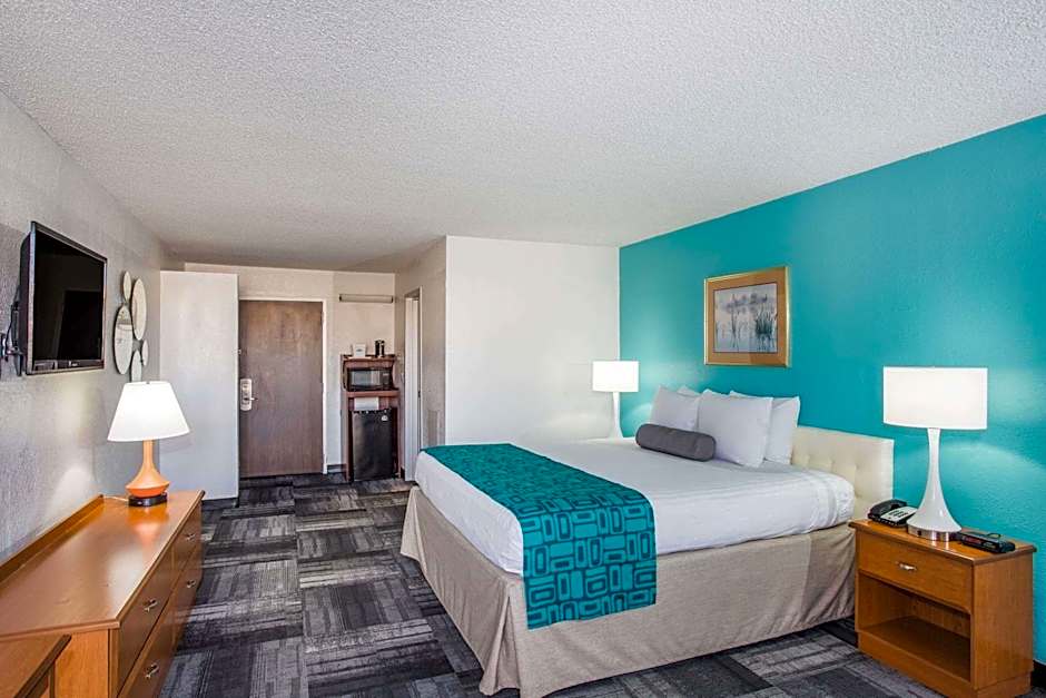 Howard Johnson by Wyndham Winter Haven FL
