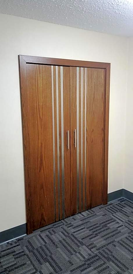 Baymont by Wyndham Montreal Airport